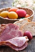 Domača in v mrežici: Koliko časa se v resnici kuha velikonočna šunka?