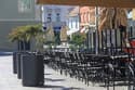 Počivalškovi milijoni za peščico. Od 7000 podjetij v turizmu in gostinstvu bo vlada pomagala le vsakemu sedmemu