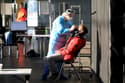 Nov neslavni rekord: V soboto potrdili 13.911 okužb z novim koronavirusom, umrlo je 18 ljudi
