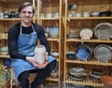 "Navdihuje me, da iz kepe zemlje ustvarim nekaj uporabnega," pravi Mariborčan, izdelovalec lončenih izdelkov