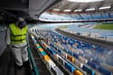 (FOTO) Italijani razkužujejo stadione: Zaradi koronavirusa prestavljena oba pokalna obračuna