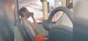 (VIDEO) V prepiru na avtobusu zaradi zaščitne maske posredoval voznik. Posnetek je hitro postal viralen