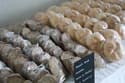 (VIDEO) Sendviči na sejah mestnega sveta: Kdo jih pripravlja in koliko mariborska občina nameni za malice?