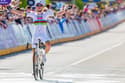 (ODZIVI) Tadej Pogačar suveren na dirki po Flandriji: Spet po notah mavričaste majice
