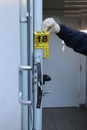 Vlomilec ukradel nekaj, česar si nihče ne želi - meso s pretečenim rokom