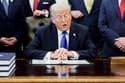 Donald Trump "z veseljem" sporoča, da bo zvišal carine na avtomobile in tovornjake iz Evropske unije