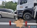 (FOTO) Čelno trčenje na Štajerskem: V nesreči huje poškodovana voznica, nenadoma je zapeljala v tovornjak
