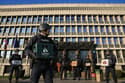 (ČASTNIK) Ekskluzivno: Policisti v državnem zboru iskali drogo, odkrili pa ...