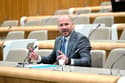 Desnica prevzema nadzor v državnih podjetjih