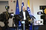 SKOK, testiranje na droge, bolniške, v šolo brez telefona, delo na cesti ponoči ... Kaj je v pogodbi Janševe koalicije?