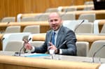 Začenja se prevzem državnih podjetij