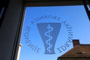 Zdravniška zbornica vodstvu UKC Maribor: "Poiščite rešitev, preden kriza preraste v resno škodo za bolnike"