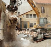Gradbeni inšpekcija: Ker lastniki niso ukrepali, je posredovala država