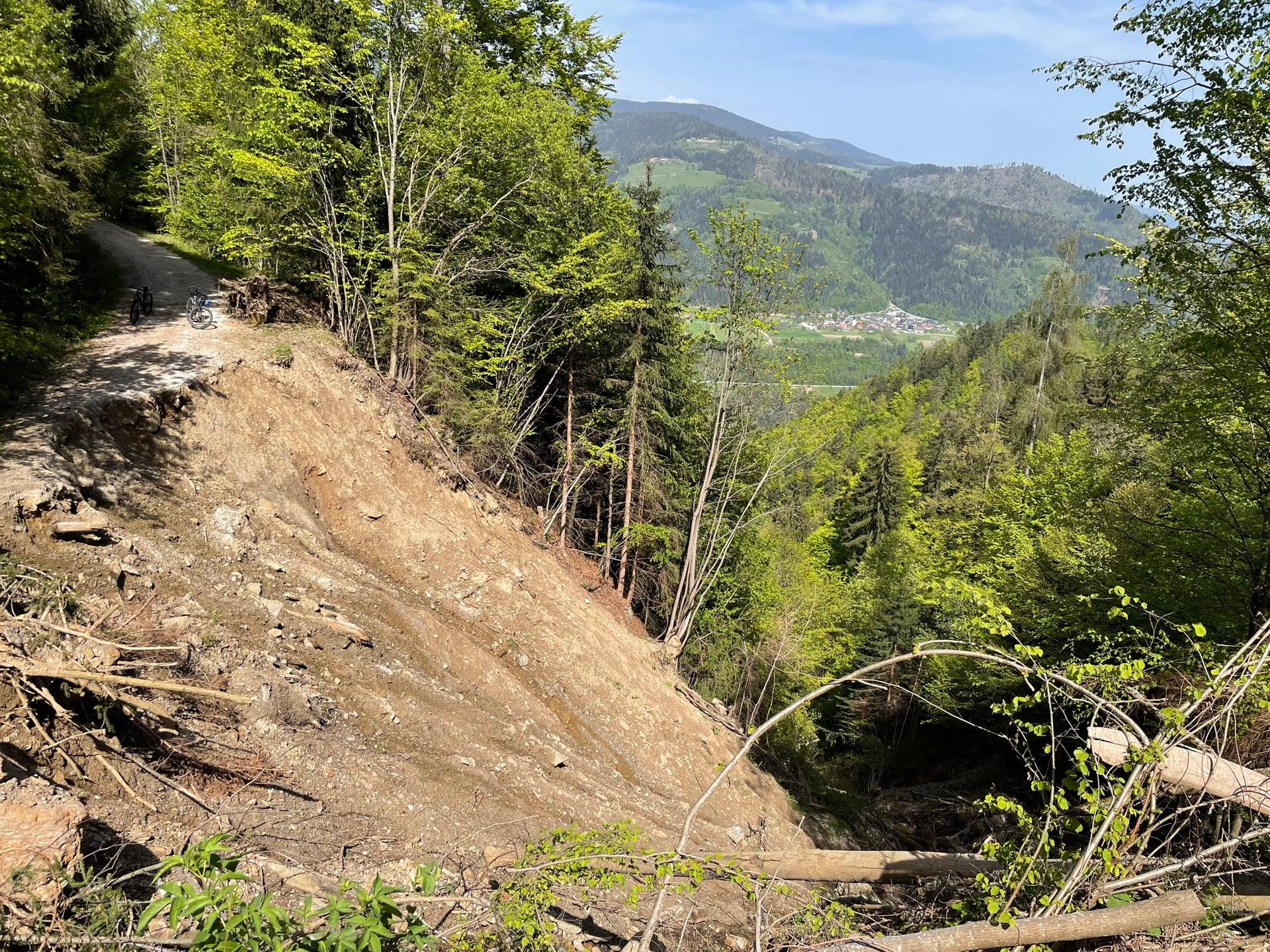 (FOTO IN VIDEO) Plaz Tribej v Dravogradu miruje, a prepad in hudournik ...