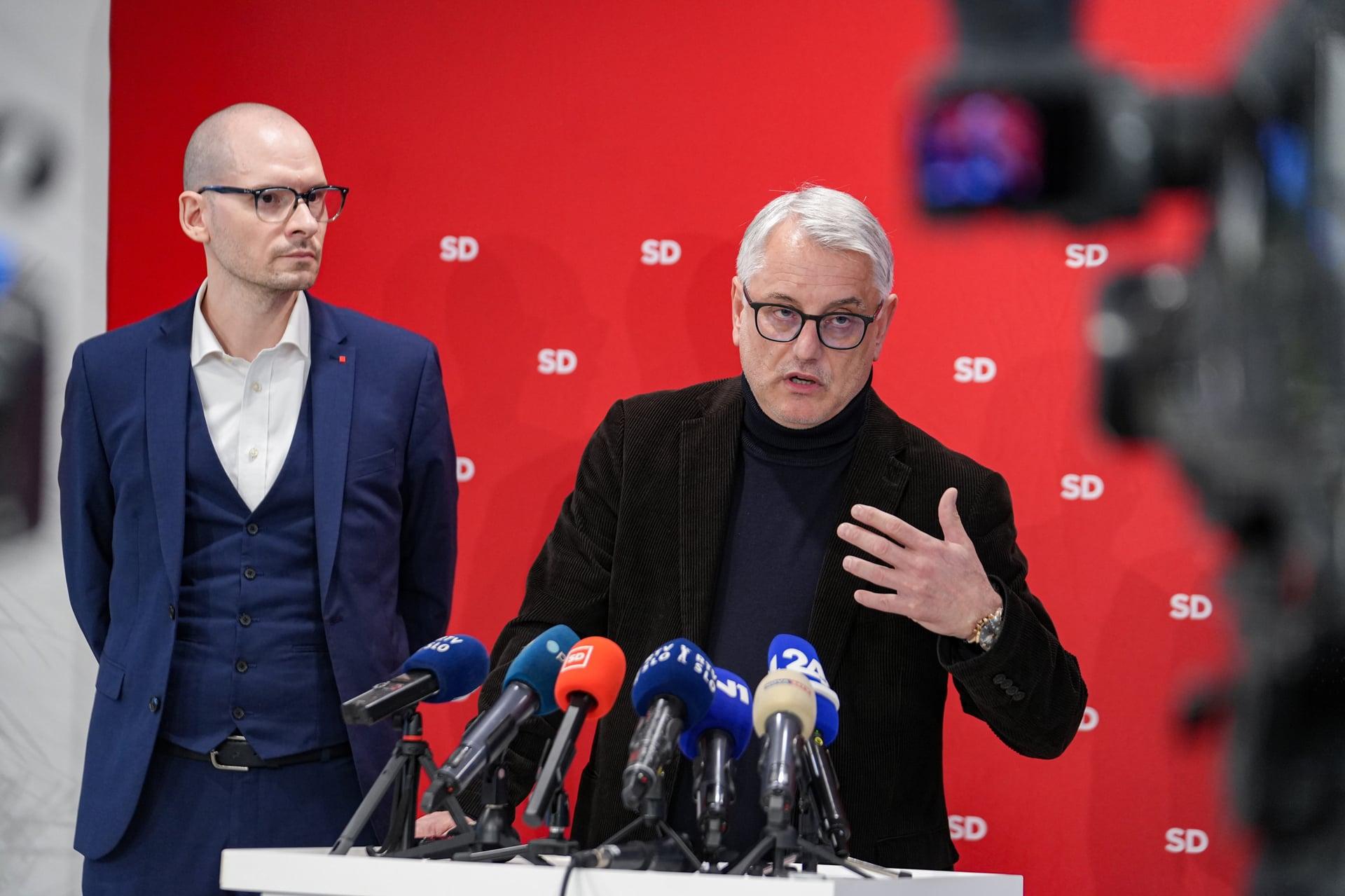 (ŠESTI DAN) Izdaje med tovariši in druge zarote. Kaj dobiva SD in ...