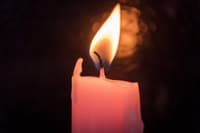 Tragična izguba na slovenski glasbeni sceni: V skupini se poslavljajo od Alenke, ki je za seboj pustila hčerki in moža