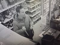 (FOTO) Maribor: 35-letnik je po januarskem ropu ostal na prostosti, v ponedeljek je v isti trgovini udaril znova