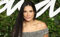 (FOTO in VIDEO) Demi Moore pri 63 letih navdušuje z gostimi in dolgimi lasmi: To je šampon, ki ga uporablja