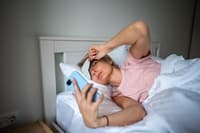 Kardiologi opozarjajo: Ta običajna jutranja navada resno škoduje srcu