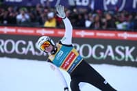 Domen Prevc zmagovalec prve posamične tekme na finalu sezone v Planici