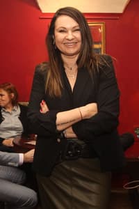 Anja Rupel iskreno o svojih lepotnih posegih in botoksu: "Meni gre na živce, da se mi koža stara"