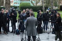 (EVIDENCA TEDNA) Čakajoč dokumente, razkriti pogovori in slovo