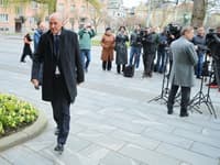 (POGLED) Kolumna Vesne V. Godina: Kaj je narobe z "vlado narodne enotnosti"