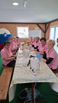 V Lancovi vasi ustvarili več kot dvometrsko velikonočno jajce