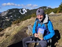 Narava in gore so mu pomagale na poti nazaj v življenje. Franci Horvat spisal vodnik o poteh, kjer ni množic