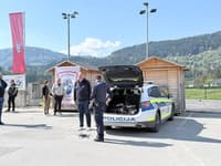 (FOTO) V Dravogradu opozarjali na varnost motoristov: "Naj se adrenalin sprošča tam, kamor sodi"