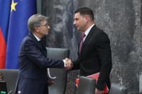 Za podpredsednika državnega zbora so v SDS predlagali Danijela Krivca, Demokrati in Resnica pa Franca Križana