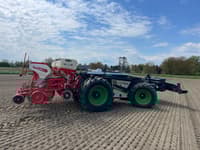 Napredno: Na Ptuju koruzo posejal avtonomni traktor. Kako mu je uspelo?