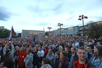 (ANALIZA) Proticepilci na oblasti ali zakaj nalezljive bolezni niso politična tema