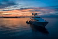 Pomladni pobeg tik čez mejo