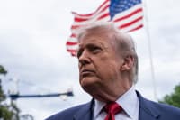 Trump znova zagrozil z napadi na Iran
