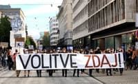(FENOMENI) Kolumna Svetlane Slapšak: Škodljivci
