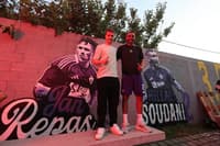 (FOTO) Mural, bakle, objemi ... Kako so se navijači Maribora poslovili od Hilala Soudanija in Jana Repasa