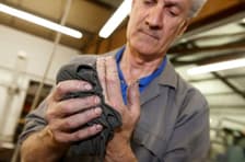 Upokojenci nazaj na delo brez omejitev: Kdo pridobi in kdo izgubi?