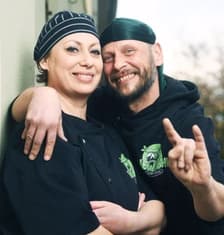 Spoznala sta se v oddaji, imela avanturo, a se nato razšla. Danes skupaj vodita veganski bistro v Ljubljani