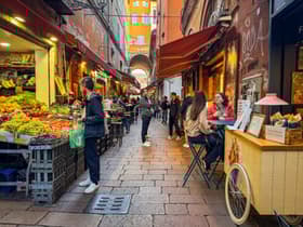 (36 UR OKUSOV) Po bolonjsko: mortadela, ragu in tortelini