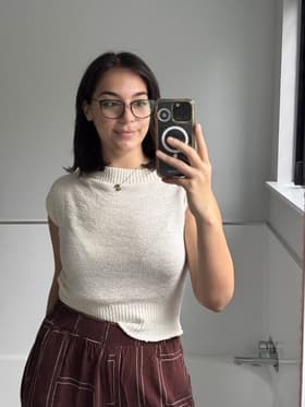 (FOTO in VIDEO) Mislila je, da gre le za suho kožo, nato pa so odkrili raka