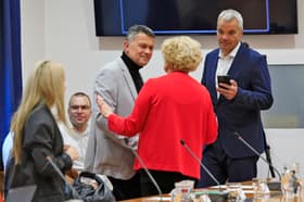 Zakaj županova svetniška skupina predlaga razrešitev štirih nadzornikov Javnega holdinga Maribor?