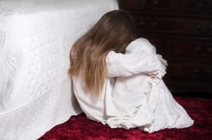 Triletna deklica zlorabljena v državni oskrbi: Oče resnico izvedel šele na sodišču