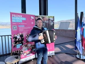 Več kot 3500 harmonikarjev že prijavljenih: Bo Sloveniji uspelo podreti kitajski rekord?