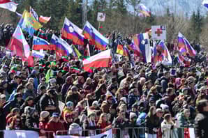 (FOTOGALERIJA) Poglejte, kako je videti razprodana Planica