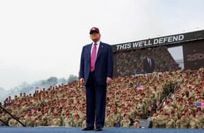 (POGLED) Kolumna Vesne V. Godina: Boj se Trumpa, ne Rusov. Ameriški predsednik se vede kot najhujši nasilnež v razredu