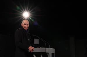 (ANALIZA) Konflikti, histerija, kadrovske čistke, protesti, avtoritarizem. Kaj se zgodi, ko oblast prevzame Janša?