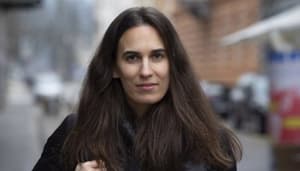 (INTERVJU) Razmislek o dveh svetovih: digitalnem in resničnem – in zakaj se je Tina Vrščaj odločila za slednjega