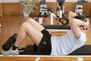 Koliko trebušnjakov morate narediti glede na svoja leta?