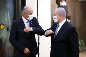 Netanjahu govoril z Janšo: Izrael in Slovenija bosta spet prijateljski državi. Ostro se je odzval Golob